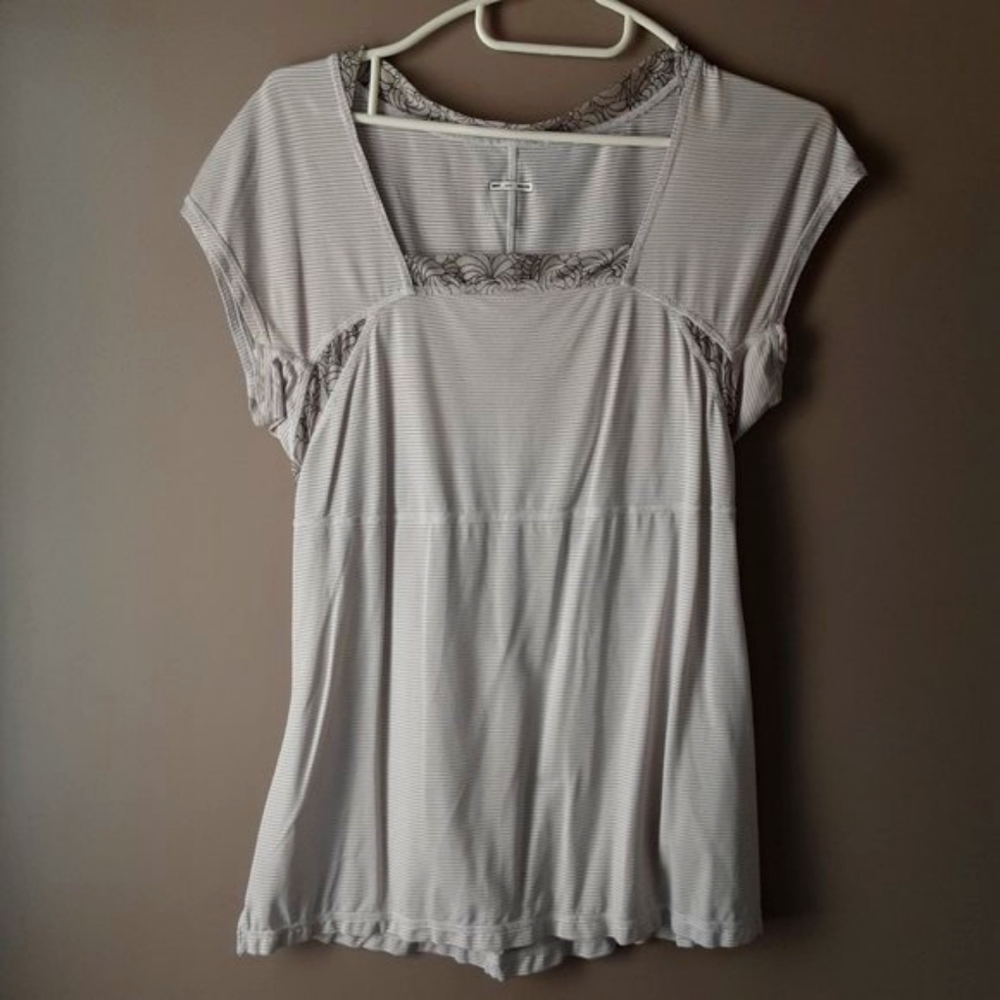 🌞 lululemon White Grey Striped Short Sleeve Top | XS/S/4